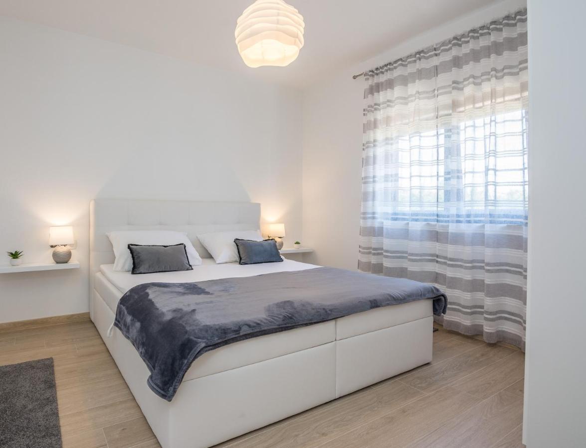 Apartments Maella Zadar Extérieur photo
